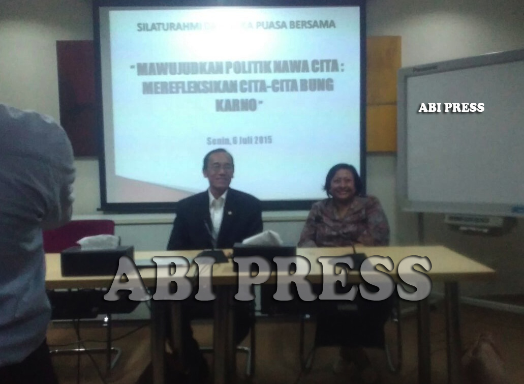 Nasionalisme di Indonesia: Antara Identitas, Solidaritas, dan Tantangan Global Nasionalisme di Indonesia: Antara Identitas, Solidaritas, dan Tantangan Global