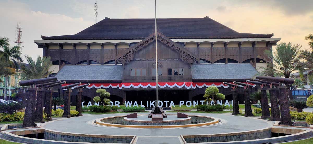 Pontianak Terkini: Menelisik Dinamika Kota Khatulistiwa di Tengah Perkembangan Zaman Pontianak Terkini: Menelisik Dinamika Kota Khatulistiwa di Tengah Perkembangan Zaman