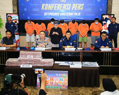 Pemblokiran Situs: Antara Kontrol, Kebebasan Berekspresi, dan Kepentingan Publik Pemblokiran Situs: Antara Kontrol, Kebebasan Berekspresi, dan Kepentingan Publik