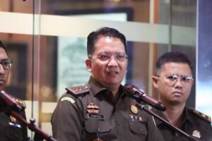 Kejagung Tetapkan Tiga Tersangka Perintangan Kasus Timah, Gula, dan Ekspor CPO