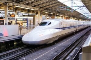Insiden Ular Melilit Kabel Listrik Terhenti Kan Kereta Shinkansen
