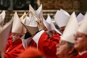 Para Kardinal Memasuki Masa Karantina di Vatikan