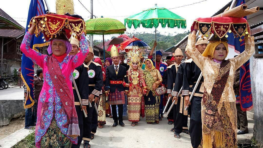 Melestarikan Warisan, Merajut Makna: Menelisik Kabar Terkini Upacara Adat di Nusantara