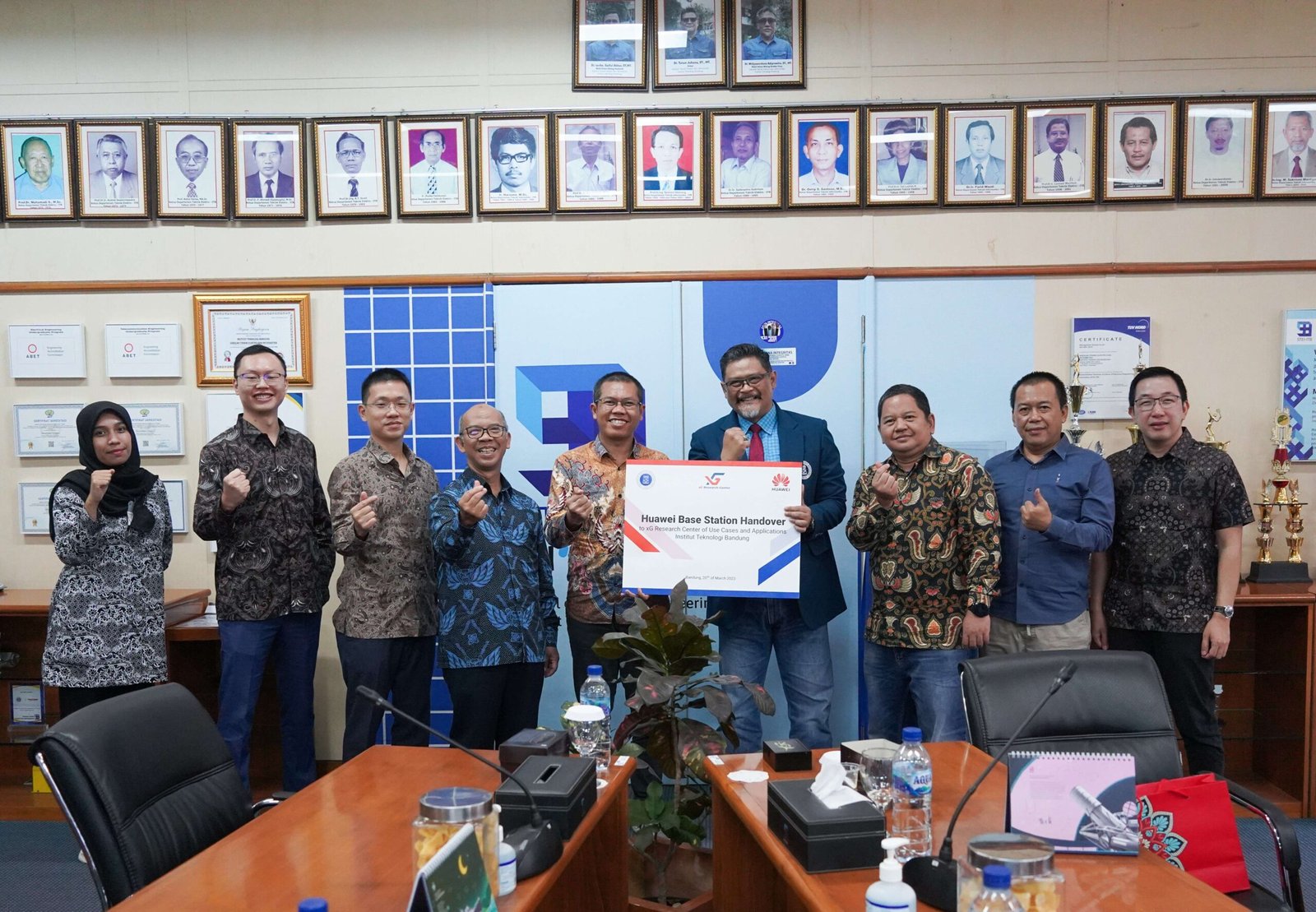 Revolusi Telekomunikasi: Menjelajahi Lanskap Konektivitas yang Berubah dengan Cepat