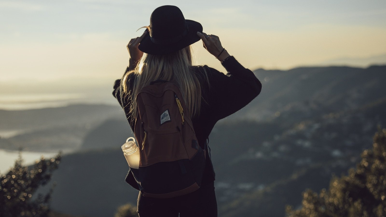 Wanita Solo Traveler: Menjelajahi Dunia dengan Keberanian dan Kebebasan